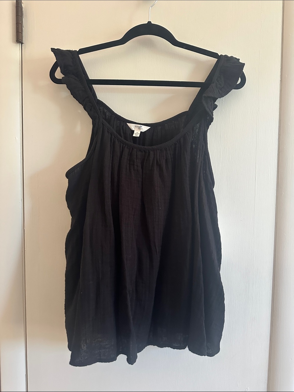 Terra & Sky Black Ruffle-Shoulder Tank Camisole